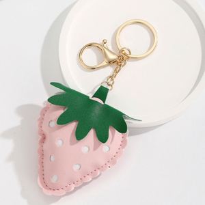 Strawberry Shaped <b>Keychain</b> Cute Fashionable Bag Charm Pendant Bag Accessories Stylish PU Leather Fruit <b>Keychain</b> - Product Image 4