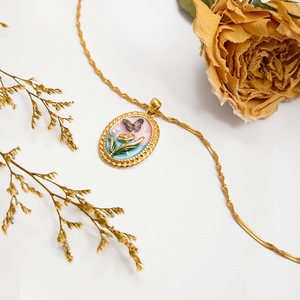 Collier pendentif papillon de style européen en acier inoxydable, design floral ovale, bijoux pour femmes, cadeau - Product Image 4