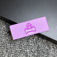 Label Kain Tenun Persegi Kustom Desain Pakaian Personalisasi Damask Satin Ramah Lingkungan Dapat Dicuci dengan Perekat