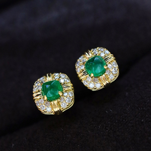 อาซูโอ 18K เครื่องประดับทองคำแท้สีเหลืองมรกตธรรมชาติเพชรแท้ต่างหูสตั๊ดรูปสี่เหลี่ยมคลาสสิกของขวัญสำหรับสุภาพสตรีวันเกิด - Product Image 2