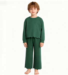 Set Casual da Ragazza: <span class=keywords><strong>Felpa</strong></span> a Maniche Lunghe Tinta Unita e <span class=keywords><strong>Pantaloni</strong></span> a Gamba Larga con Orlo Ondulato in Cotone Personalizzabile - Product Image 4