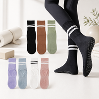 Chaussettes de Pilates antidérapantes pour femmes, chaussettes de yoga mi-mollet pour la barre, en mélange de coton, chaussettes athlétiques personnalisées, vente en gros