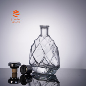Botella de Vino de Vidrio Transparente Plana con Corte de Diamante de 700 ml Personalizable, Apta para Whisky, XO y <span class=keywords><strong>Vodka</strong></span> - Product Image 3