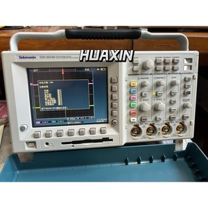 TDS3034B Tektronix ออสซิลโลสโคปเรืองแสงดิจิตอลสี4-Ch, 300MHz, 2 5GS/S ที่ใช้ HX - Product Image 1