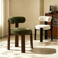 Chaise de salle à manger moderne de luxe léger en velours côtelé, avec revêtement en lin couleur Monet, ergonomique, écologique, et structure en bois.