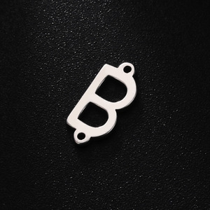 Breloques alphabet <span class=keywords><strong>en</strong></span> acier inoxydable à double trou, 26 lettres A-Z, breloques connecteurs doubles pour <span class=keywords><strong>la</strong></span> fabrication de colliers, bracelets et bijoux DIY - Product Image 4