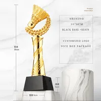ใหม่ที่กำหนดเองกีฬารางวัลคริสตัลแบดมินตันถ้วยรางวัลที่มีฐานสีดำ