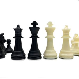 Pièces d'échecs en plastique en vrac Grand roi 95 mm Moyen roi 65 mm Fait à la main Écologique Finition en tissu velours Jeux de société et <span class=keywords><strong>jeu</strong></span> de <span class=keywords><strong>Ludo</strong></span> - Product Image 1