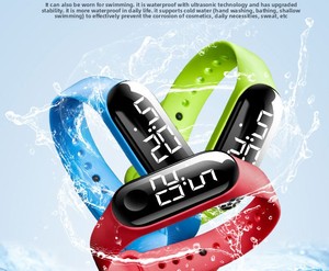 <span class=keywords><strong>Orologio</strong></span> <span class=keywords><strong>Digitale</strong></span> LED Sportivo <span class=keywords><strong>da</strong></span> Esterno Impermeabile con Touchscreen, Nuovo Modello 2026, Vendita all'Ingrosso, Unisex per Ragazzi, Ragazze, Bambini e Donne - Product Image 6