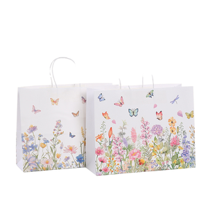 Sacs d'emballage en papier kraft de luxe à grande capacité, imprimés de fleurs et sur le thème de Noël, pour la promotion de vêtements en gros - Product Image 1