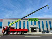 Camion grue SHACMAN 4x2 10 tonnes à flèche télescopique en 5 sections ZOOMLION, solution de levage hydraulique télescopique supérieure de 17,6 m pour la construction