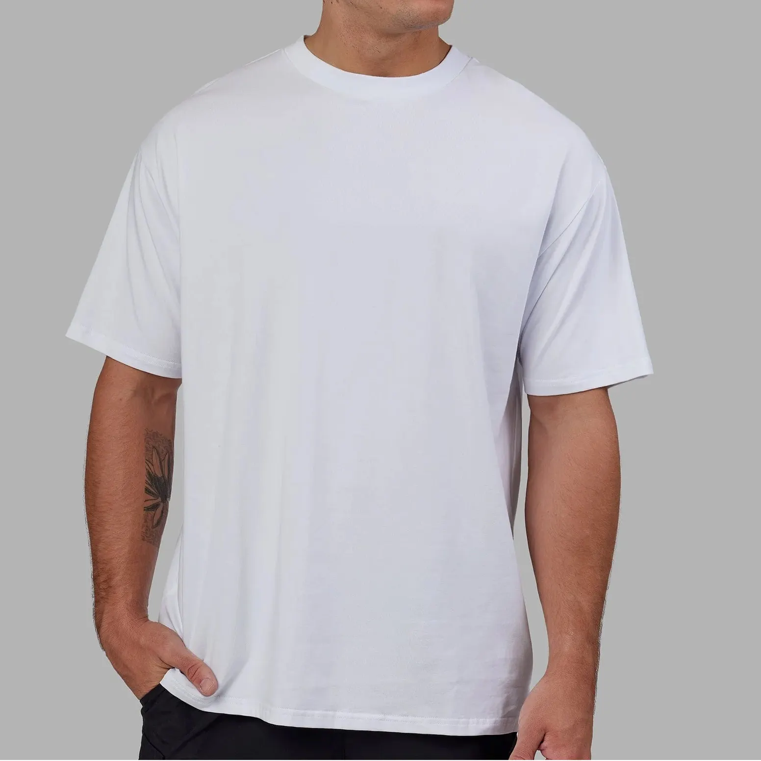 Camiseta esportiva lisa com gola simulada de 5 spandex unissex de algodão 95 de tamanho grande com logotipo personalizado e design de moda de luxo