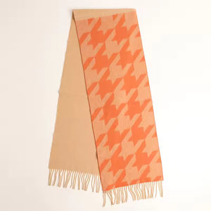 Écharpe en laine à motif pied-de-poule ondulé double face, impression géométrique et pompons, avec service de personnalisation de logo OEM pour cadeaux d'entreprise - Product Image 4