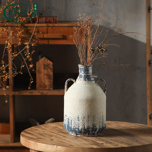 Jarrón de Resina Wabi Sabi A3369 Hecho a Mano con Flores Secas para Decoración de Estudio, Estilo Zen - Product Image 1