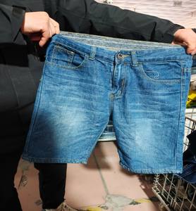 Shorts en jean pour hommes grande taille d'occasion, style classique décontracté, vente en gros de vêtements usagés en vrac, directement de l'usine - Product Image 1