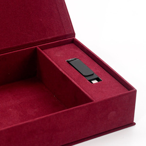 Boîte d'emballage USB de luxe en velours rouge avec insert en mousse souple pour cadeau de <span class=keywords><strong>photographe</strong></span> de mariage, boîte <span class=keywords><strong>souvenir</strong></span> - Product Image 2