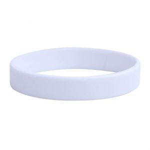 Pulseras de Silicona Impermeables de Color Liso para Eventos Deportivos al por Mayor - Product Image 4