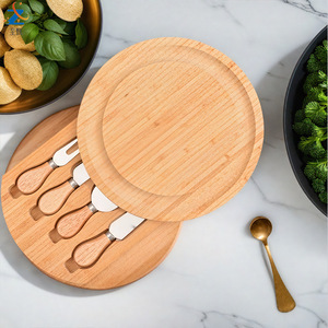 Juego de tablas de queso de bambú To Zhen de 25x25x3.5cm con cubiertos y tabla de cortar redonda para servir y uso en la cocina - Product Image 1
