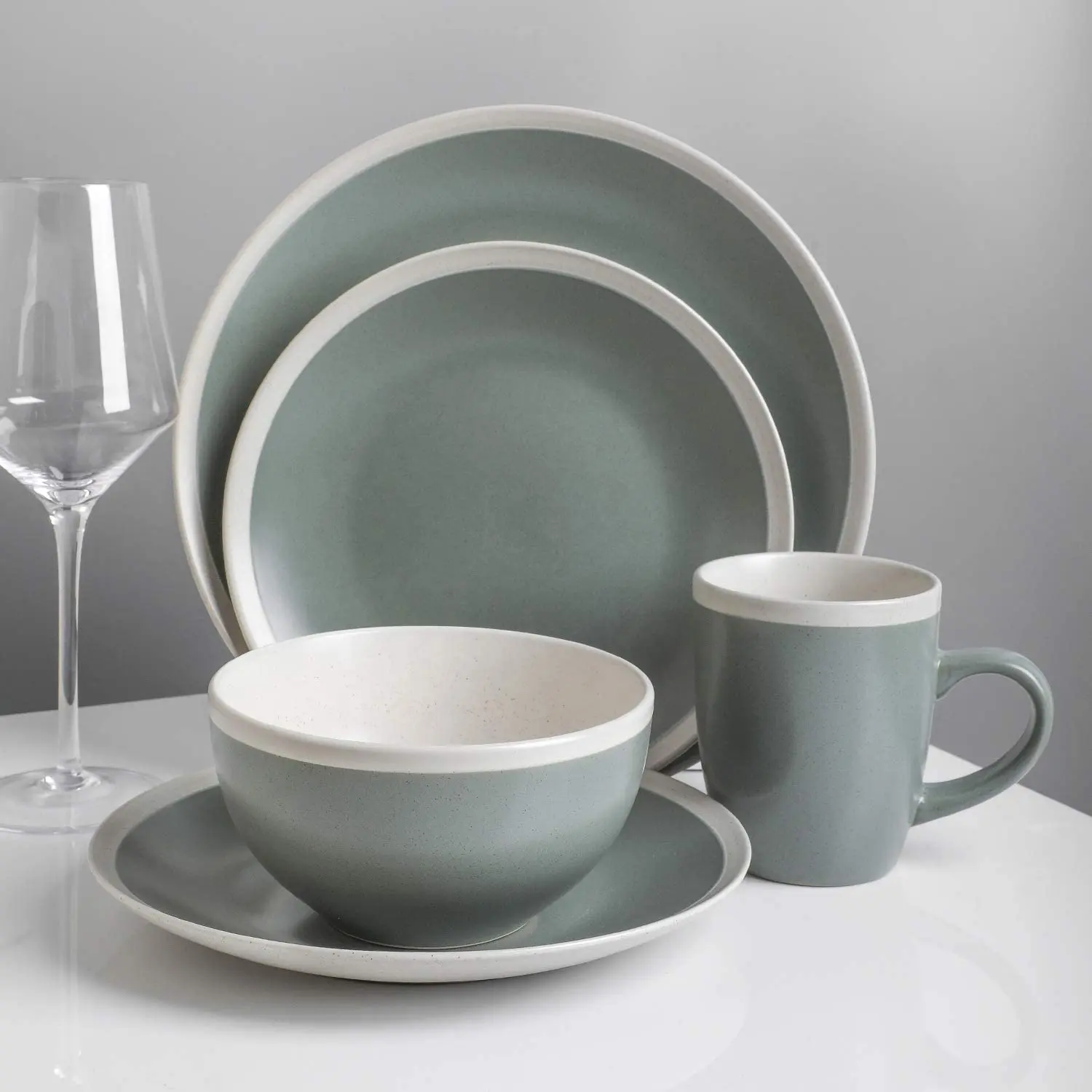 Set da tavola di lusso per la casa Set da tavola piatti da sposa personalizzati linea in rilievo Set di stoviglie in ceramica gres