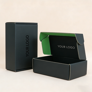Cajas de Envío Personalizadas Pequeñas de Cartón Corrugado Negro Reciclable para Zapatos y Ropa, con Cierre Magnético y Cinta - Product Image 3