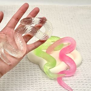 NOUVEAU Jouet Serpent Transparent Effet Glacé, Doux et Moelleux, Anti-stress, Cadeau pour Enfants et Adultes, Jouet Amusant pour le Jeu Aquatique, 12cm 60g, Jouets en Gros - Product Image 1