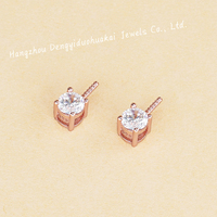 Vente en gros : Boucles d'oreilles clous en argent plaqué or 14 carats, forme cubique, accessoires DIY, perles et zircons, pendentifs faits main, bijoux
