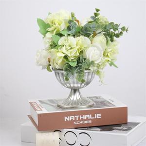 European-style Retro <strong>White</strong> Metal Flowerpot Iron Flower Vases Wedding Banquet Table Flower Vases <strong>Candlesticks</strong> - Product Image 3