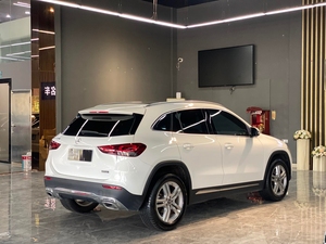 Mercedes-Benz <span class=keywords><strong>GLA</strong></span> 200 2023, tissu matelassé, 4 portes, 5 places, 1.3L Turbo 163 ch L4, boîte automatique, conduite à gauche, cuir, neuf - Product Image 4