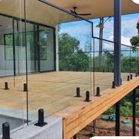 Rampe en verre pour escalier moderne avec panneaux en verre trempé sans cadre et supports de base en acier inoxydable