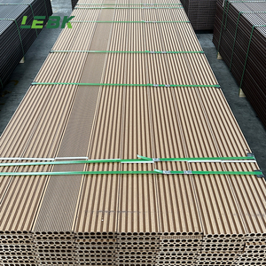 Muestra gratis 140mm * 25mm a granel Wpc Trek Decking Suelo resistente al agua de alta densidad Fácil mantenimiento Cubierta naranja - Product Image 1