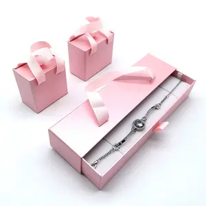 Fabriek Custom Logo Roze Papier Met Lint Handvat Ring Oorbel Ketting Hanger Sieraden Pakket Doos Groothandel Prijs