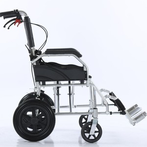 Fauteuil roulant manuel en alliage d'aluminium, roues arrière de 12 pouces, pliable, léger et portable pour personnes âgées - Product Image 1