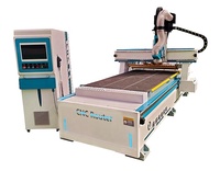 Mini routeur CNC bois 1300x2500mm avec changement d'outil automatique (ATC), 2 axes, commande Syntec, broche 9kW, moteur PLC, roulement de noyau et engrenage