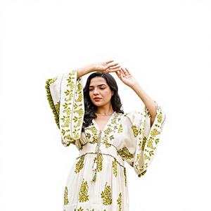 Robe midi bohème blanche tissée de haute qualité, élégante, à motifs floraux, longue et fluide, taille naturelle, idéale pour les vacances. - Product Image 1