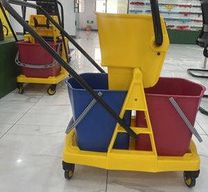 Cubo de fregona de supermercado de lugar público de pasaje de vestíbulo de Hotel con llave giratoria Escurridor de cubo de fregona de plástico - Product Image 2