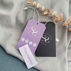 Sang Trọng Biểu Tượng Tùy Chỉnh Áo Màu Hồng Giấy Treo <span class=keywords><strong>Tag</strong></span> Vàng Lá Dập Dây Quần Áo Nhãn Tùy Chỉnh Quần Áo Thiết Kế Nhãn Với Logo - Product Image 4