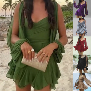 Mini robe plissée verte sexy pour femmes élégante col en V fendue à manches longues robes trapèze d'été pour femmes Robes solides dos nu à lacets - Product Image 1