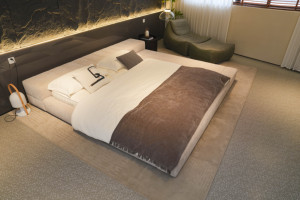 Customized High-end Bedroom Furniture Luxury Minimalist Upholstered <strong>Pine</strong> Wood Tufted King Queen Size Box Spring <strong>Bed</strong> <strong>Frame</strong> Large - Product Image 3