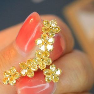 Xinfly 18k <b>Fine</b> Jewelry Gold and Natural Yellow Diamond Flower Shape <b>Stud</b> <b>Earrings</b> - Product Image 5