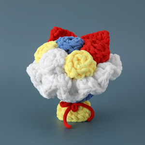 Bouquet Floreale Mini Vibrante Fatto a Mano all'Uncinetto con Design Floreale Colorato e Assortito per Ricordo di Laurea - Product Image 6