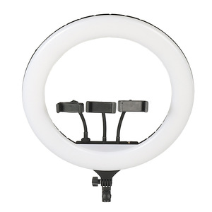 Anneau lumineux de <span class=keywords><strong>22</strong></span> <span class=keywords><strong>pouces</strong></span> 55W à <span class=keywords><strong>prix</strong></span> d'usine avec trépied réglable pour diffusion en direct - Product Image 2