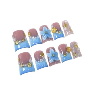 Faux ongles à presser faits main, motif bec de canard, fleurs d'hibiscus 3D, ombré bleu gelée et breloques étoiles de mer argentées, ongles de vacances Y2K, vente en gros - Product Image 1