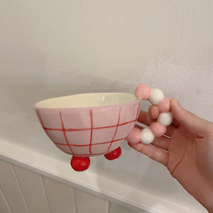 रचनात्मक फैशन बीड्स हाथ से चित्रित सिरेमिक कप एक व्यक्तिगत या जोड़े उपहार के रूप में जोड़े के लिए हाथ से बने पानी के कप - Product Image 5