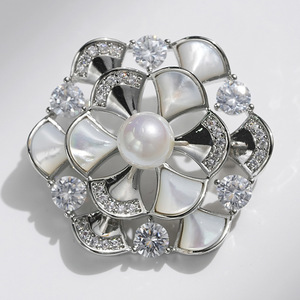 Broche TIANSHE haut de gamme en coquillage naturel, cadeau d'<span class=keywords><strong>anniversaire</strong></span>, épingle de luxe tendance, vente en gros - Product Image 6