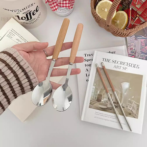 Juego de Palillos y Cuchara de Acero Inoxidable y Madera de Bambú, Redondos, de Color Sólido, Utensilios de Camping Portátiles, Empaque Individual - Product Image 4