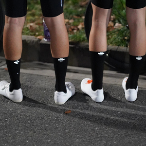 Chaussettes de cyclisme réfléchissantes pour la nuit, respirantes, sûres pour la conduite nocturne, légères, mi-mollet, pour l'été et le printemps, pour hommes et femmes - Product Image 5