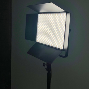Éclairage de studio professionnel 120W 5600K LED pour la vidéo et la photographie avec un rendu des couleurs amélioré - Product Image 2