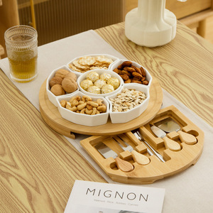Ensemble de planches à fromage en bambou avec feuilles d'érable bleues, couverts et plateaux en céramique pour servir des collations et du fromage - Product Image 1