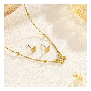 Collier Papillon Tendance en Acier Inoxydable Plaqué Or 18K – Bijou Papillon Simple pour Femme - Product Image 2