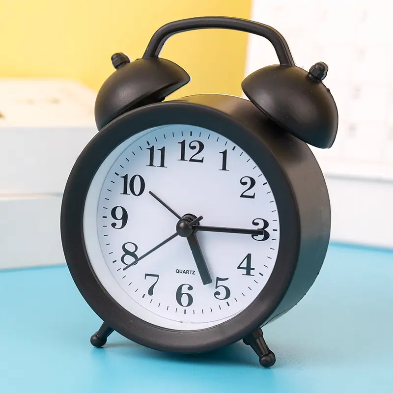 Jam alarm samping tempat tidur multifungsi, jam genggam baru lucu kreatif baru 2024